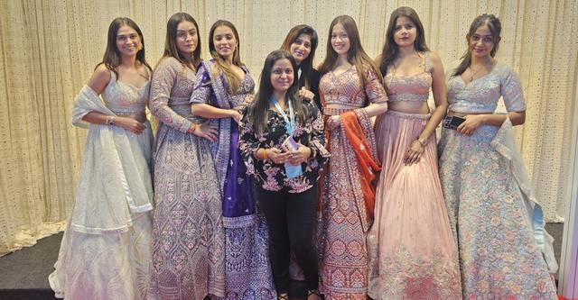 Hostess team, fashion showcase