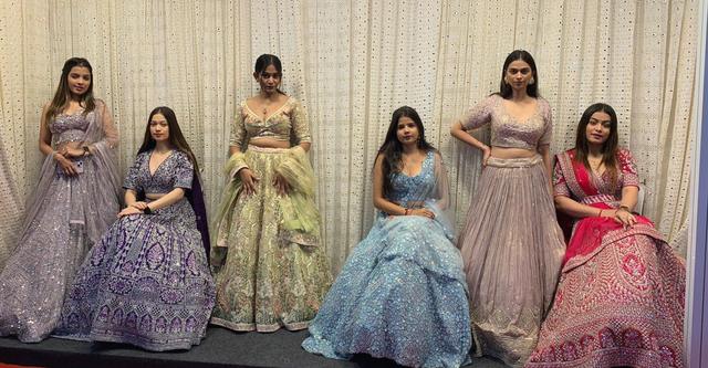 Hostess team, fashion showcase
